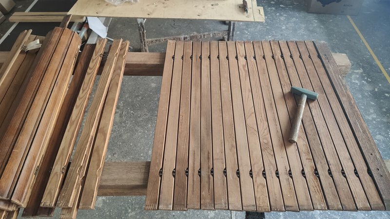 Restaurierung eines Holzrollladen